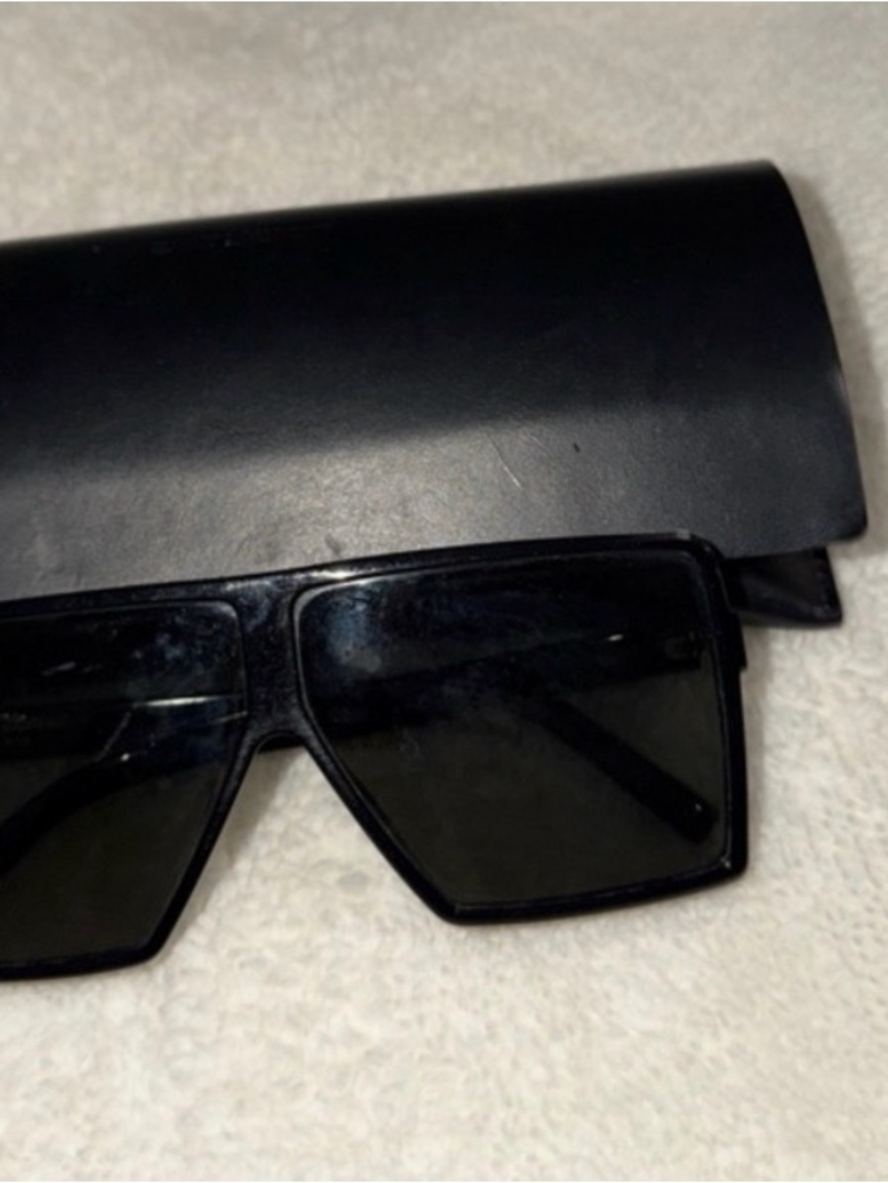 YSL Black Rectangular Sunglasses with Matching Case - Picture 4 of 4